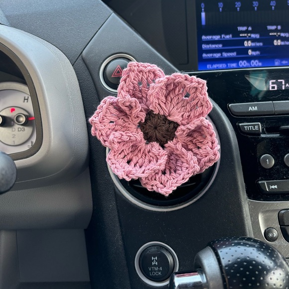 Handmade Crochet Car Vent Clip in Pink - Picture 2 of 4